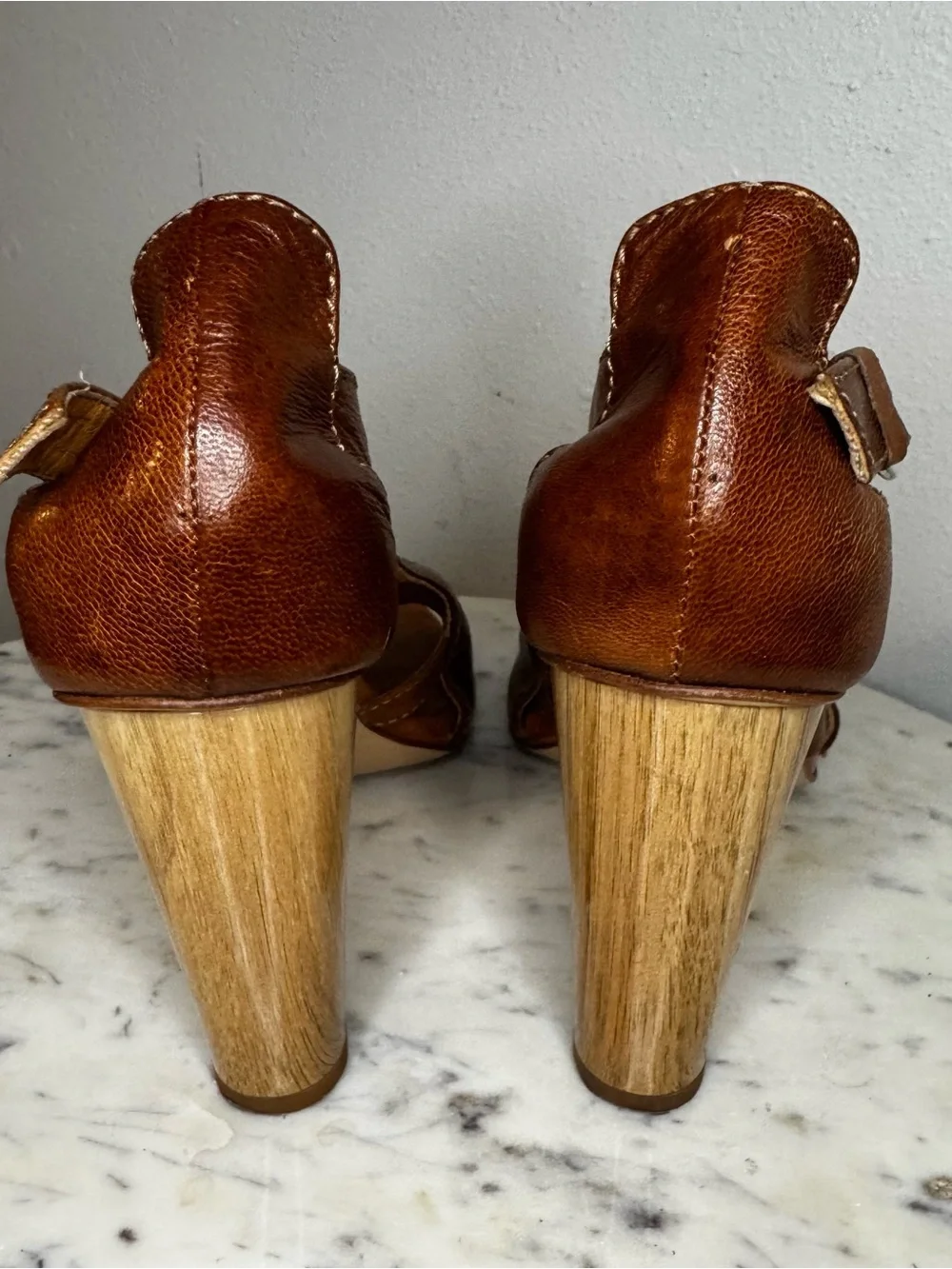 Latitude Femme Sandals Size 39/ US 8.5 Made in Italy Leather heels shoes